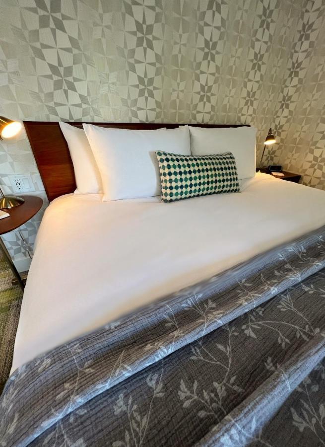 Hotel Artisan On Bowen 4*