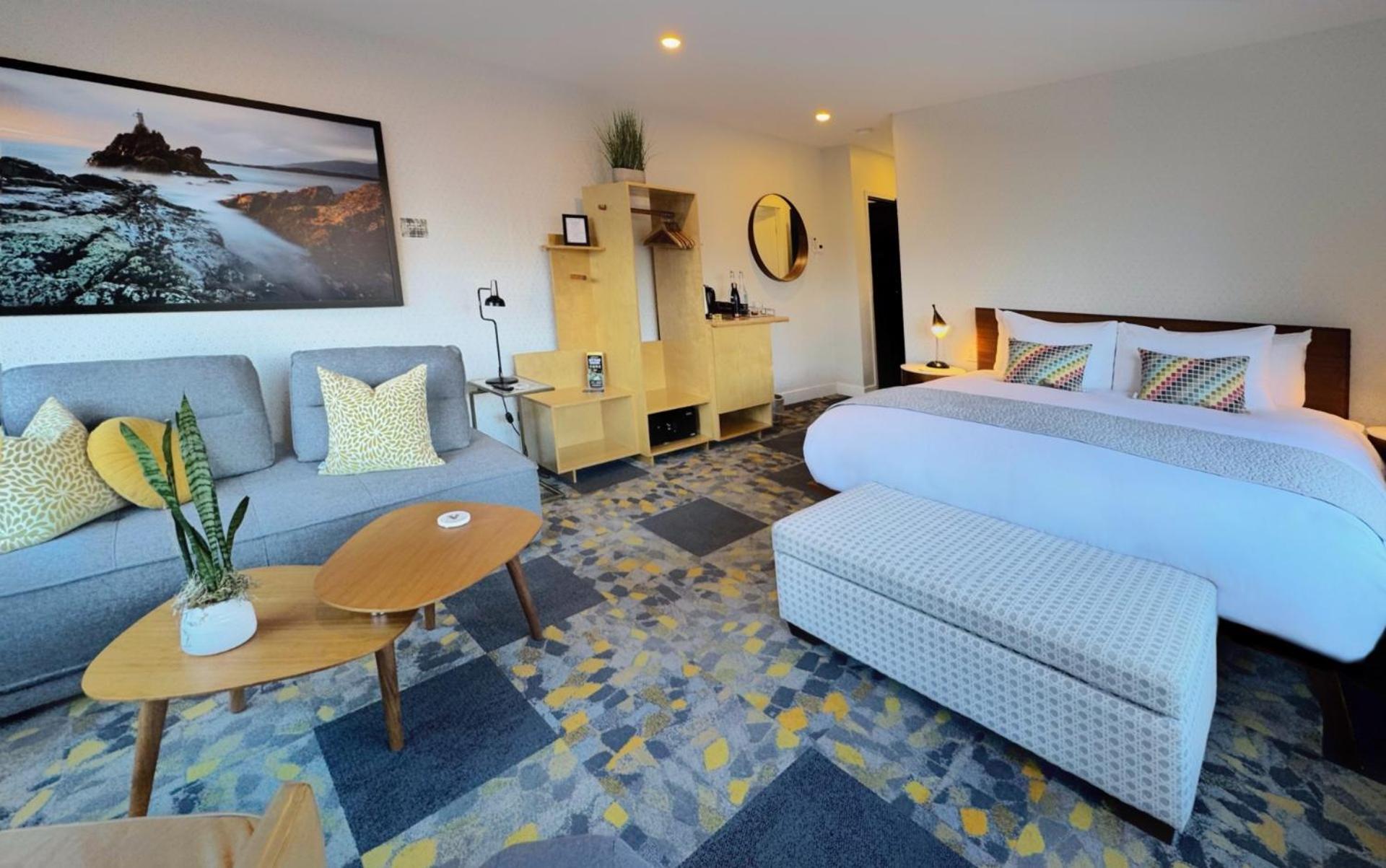 Artisan On Bowen Hotel